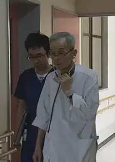 最后站着的医生